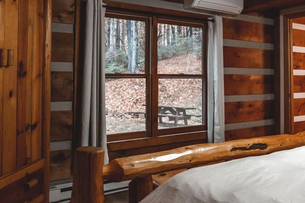Deer Run Cabin At 36 North - Hot Tub Purlear Экстерьер фото